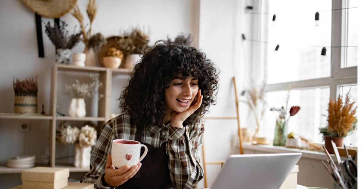 Imagem representando uma mulher sobre o tema o que vender para ganhar dinheiro